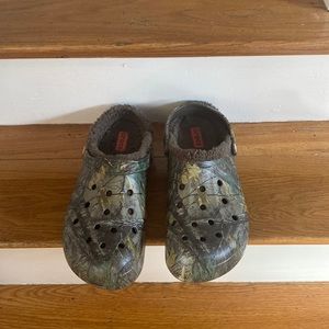 Mens Crocs—Classic lined RealTree Edge clog